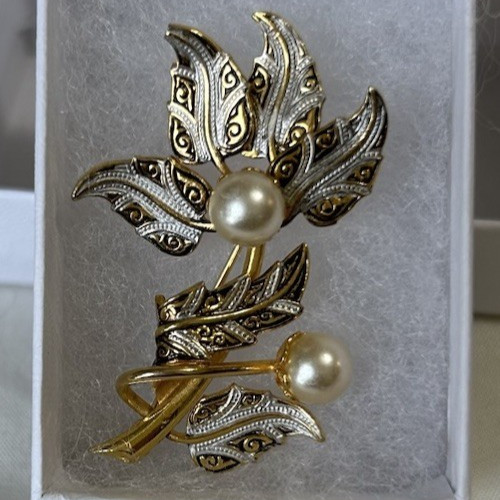 Vintage Spanish Damascene Style Floral Brooch/Faux Pearls