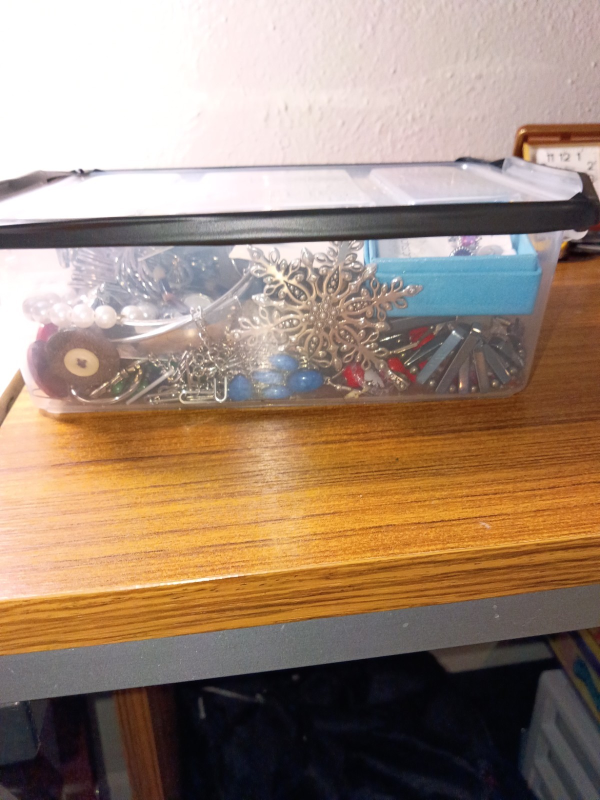 2LB 4 1/2 OZ Pounds Mystery Jewelry Box With Giovanni Touchstone And Others