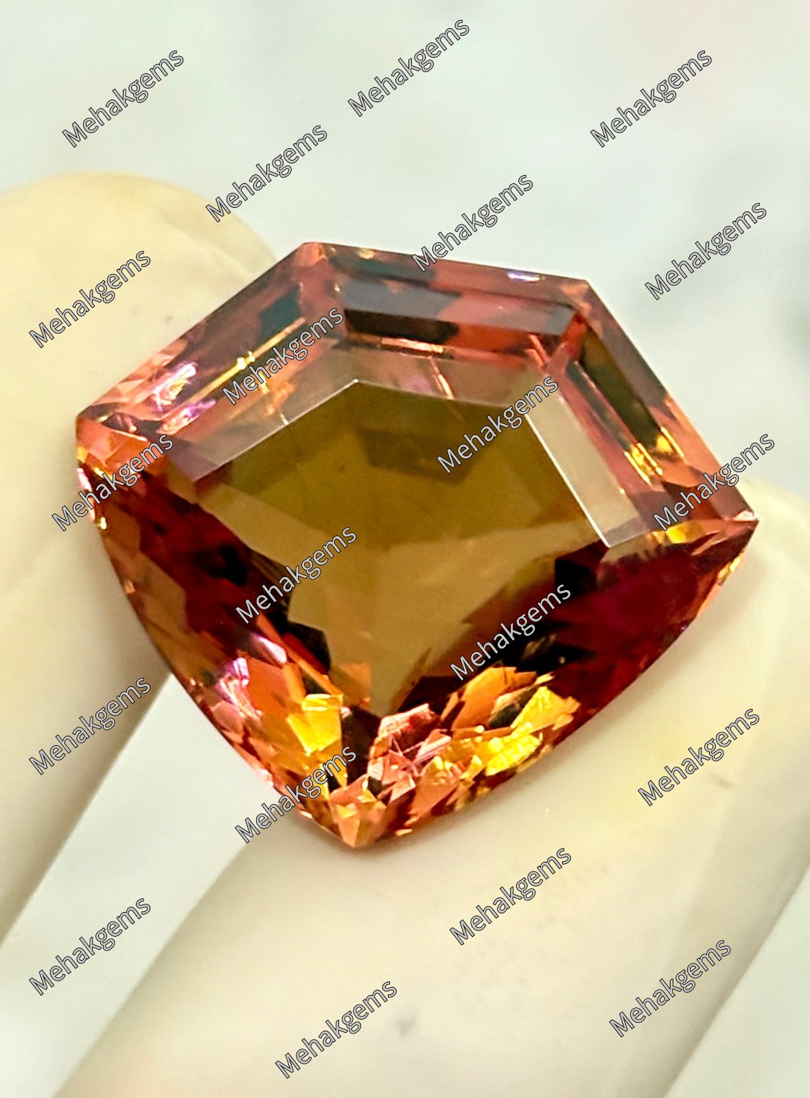 43 Ct Zultanite Gemstone, Color Changing Diaspore, Fantasy Cut Shield, Collector
