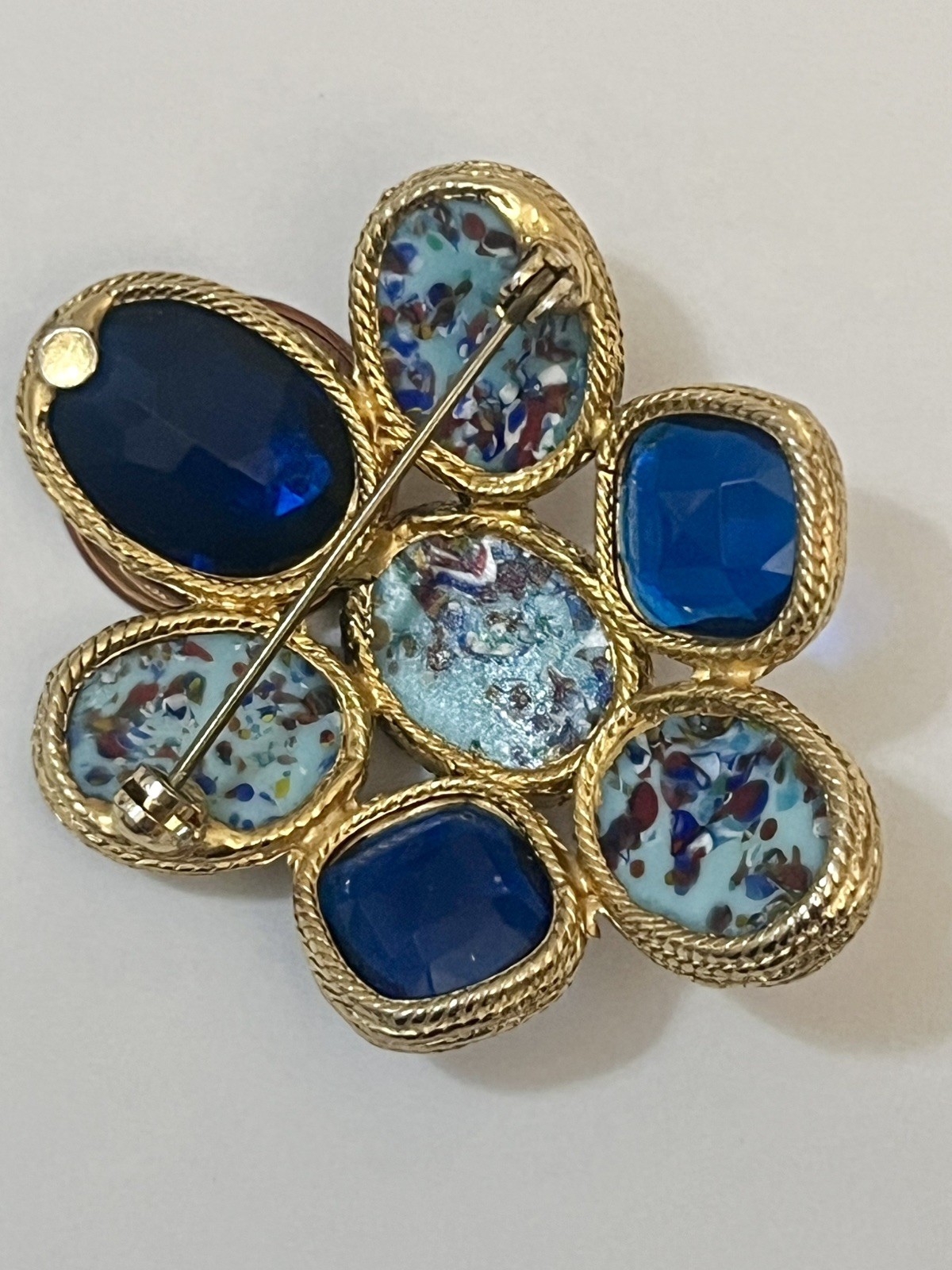 Domed Cabochon Brooch Swirled Speckled Glass Vintage Not Signed Estate Jewelry