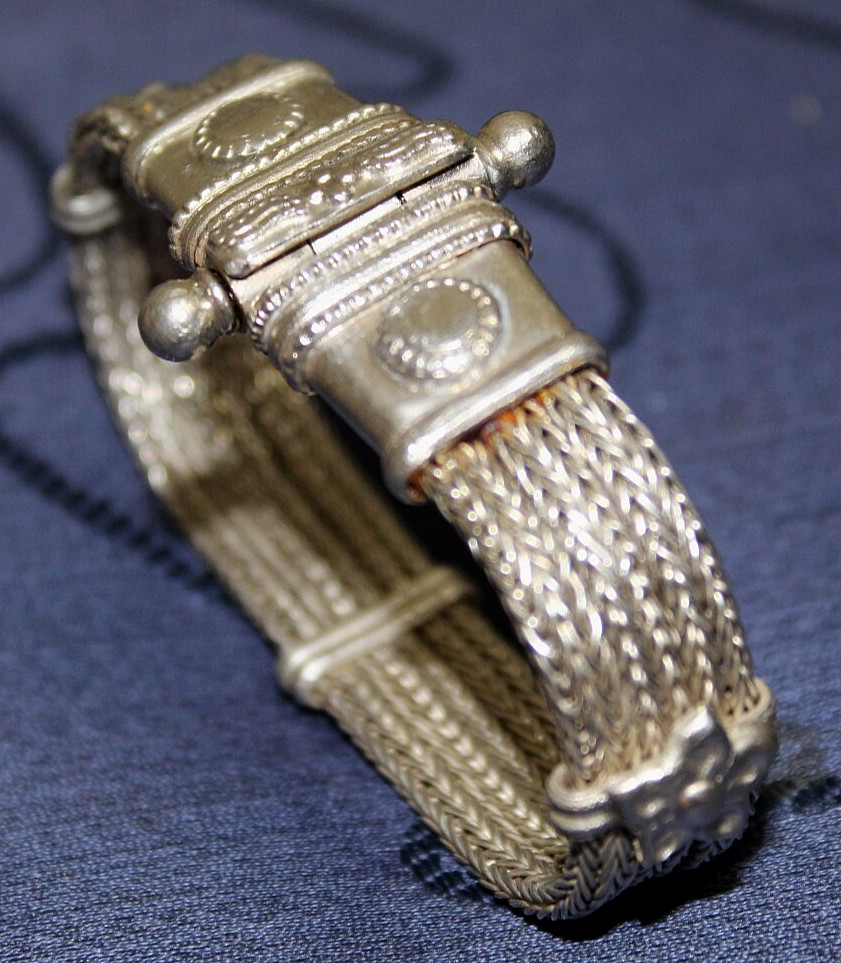 BALI ARTISAN DESAK SUARTI WOVEN 900 SILVER STAITON SCREW CLASP BRACELET 46g