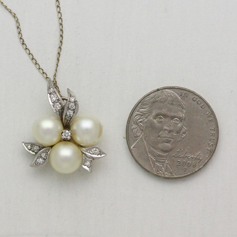 14K White Gold Pearl & Accent Diamond Vintage Pendant 15 Inch Long Necklace