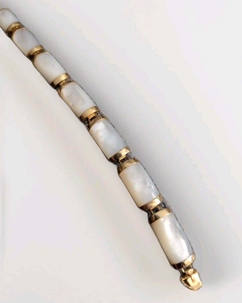 14K Yellow Gold Mother Of Pearl Gemstone Panel Tennis Bracelet Vintage Push Lock