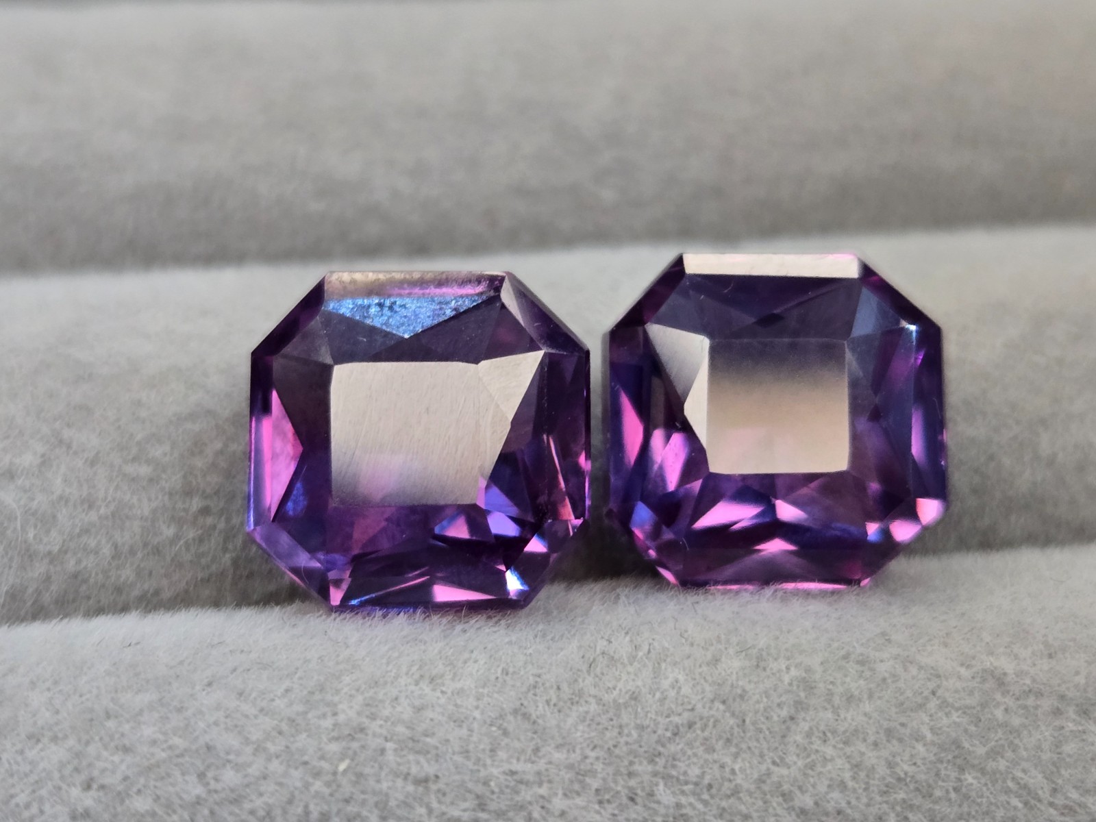 Radiant Cut Alexandrite Gemstone Pair 20-22 Ct Color Changing Loose Gemstone VVS