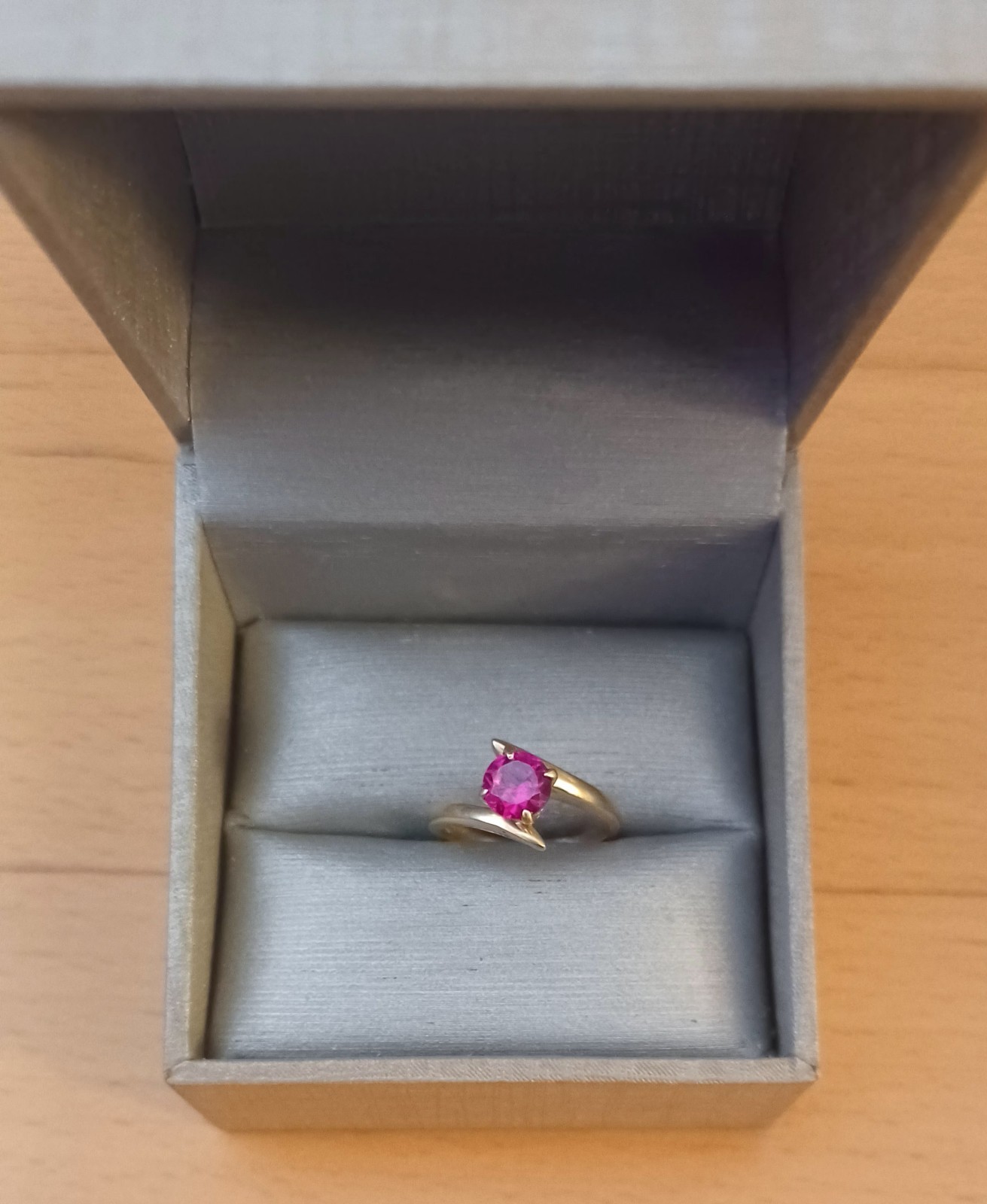 10k 5.1mm Ruby Solitaire Ring 2.6 Grams – Size 6.5