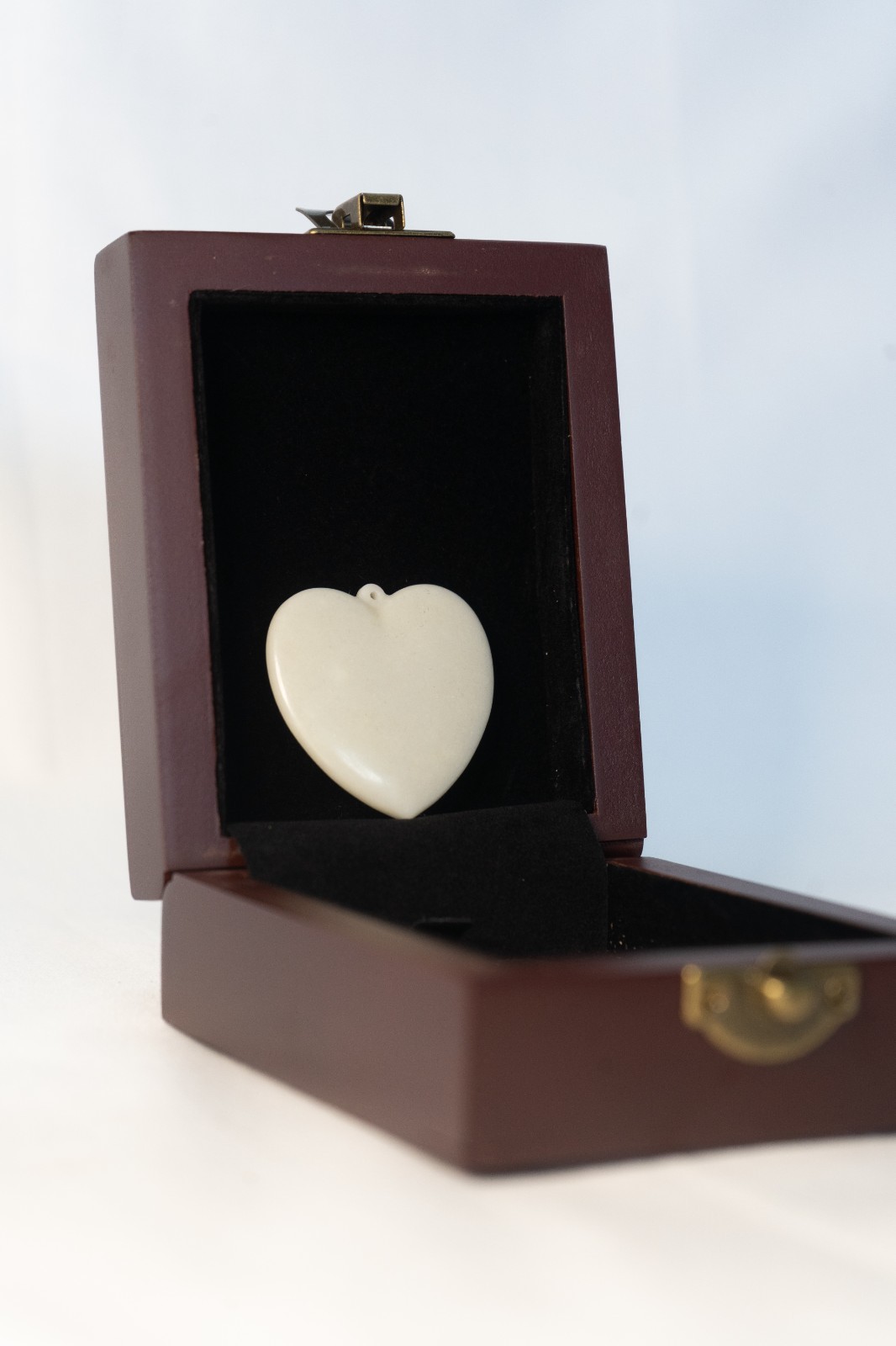 Beautiful Jade Artefact – with Golden Era’s Guarantee of Authenticity.