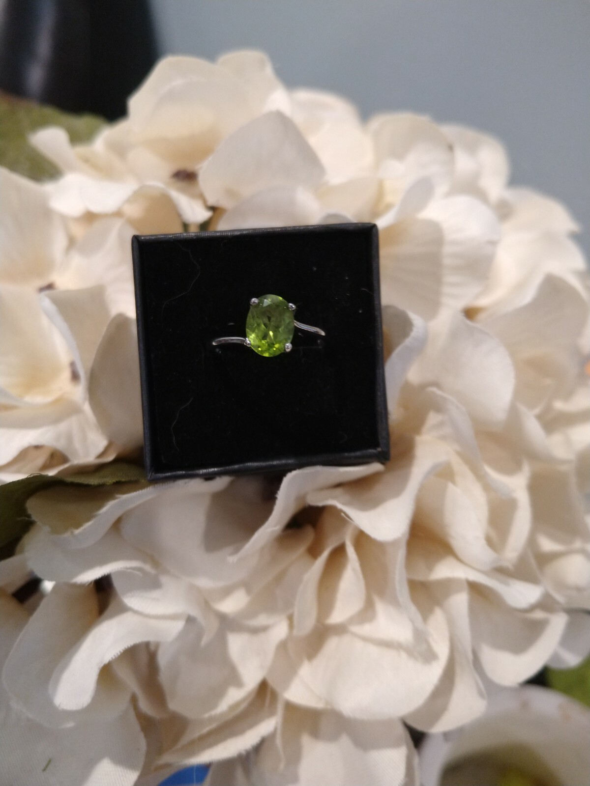 Beautiful Hebei Peridot Solitaire Ring in Plat/SS. TCW=1.90 Carats (Size 7)