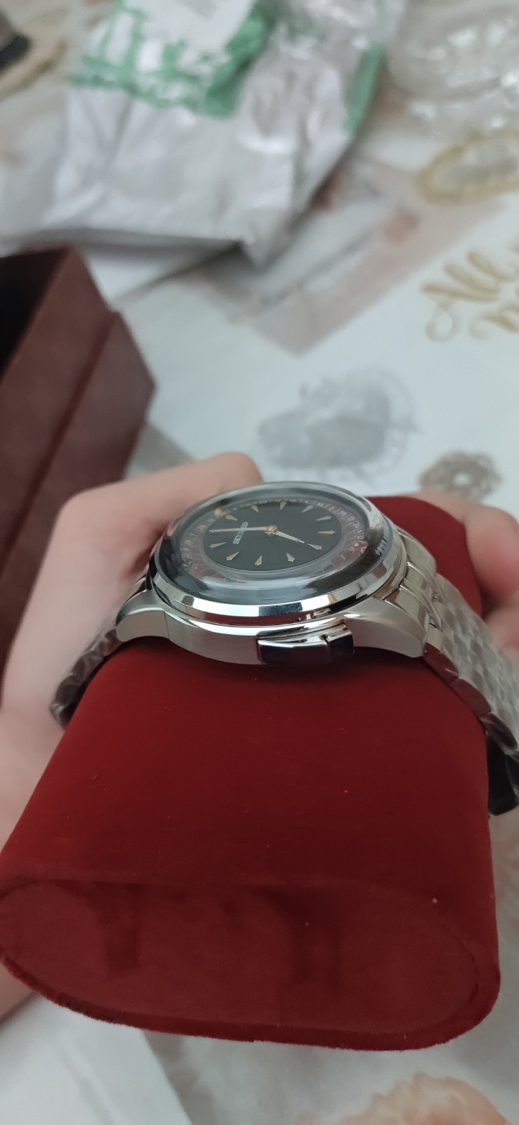 SKYSEED Automatic Roulette Watch with Automated Sliding.