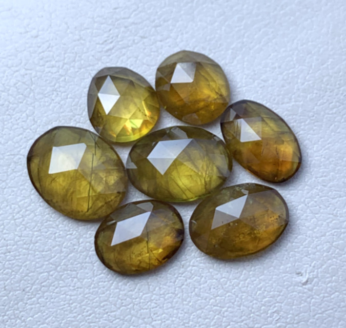 Natural Sphene 11.00 Ct Loose Gemstones 7.00mm X 9.5mm Oval Rose Cut