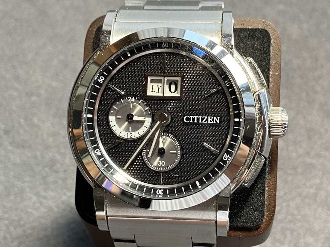 Citizen Series 8 Big Date CND72-0031 Eco-drive Solar Watch