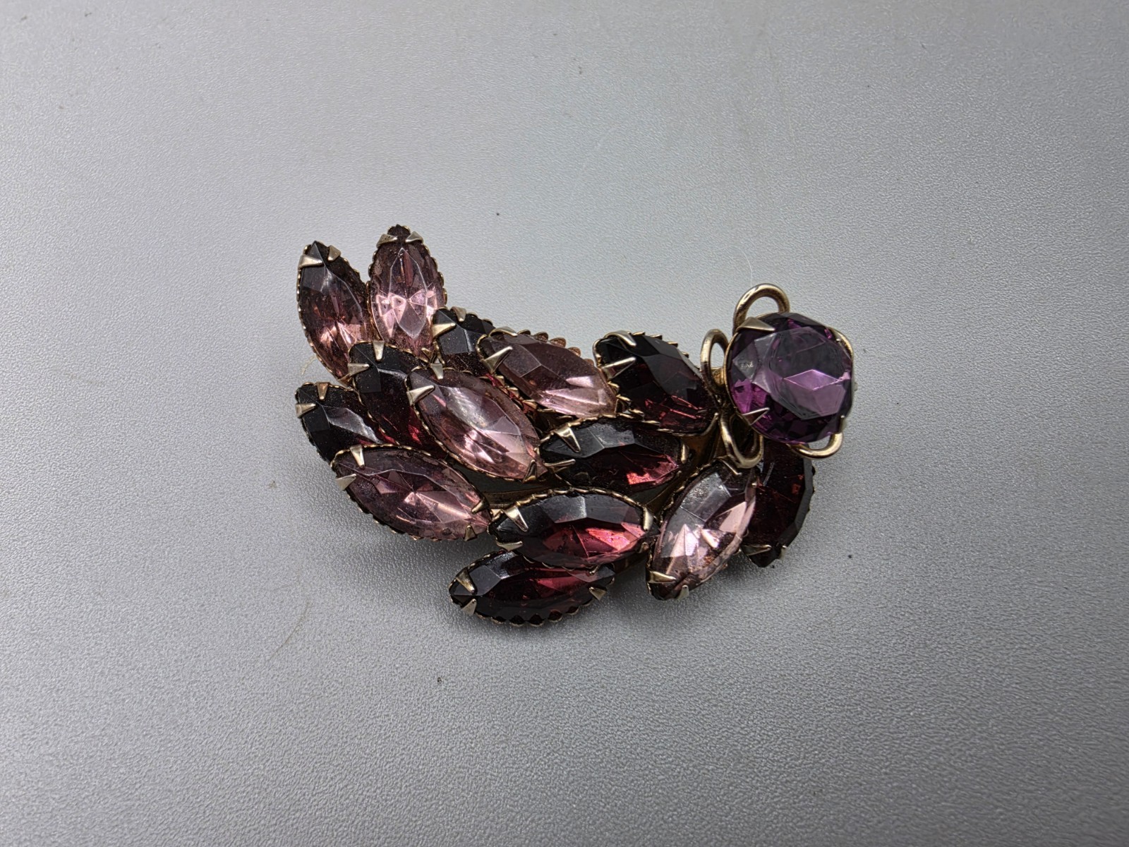 Vtg Stunning Shades Of Purple Amethyst AB Large Flower Brooch Prong Set