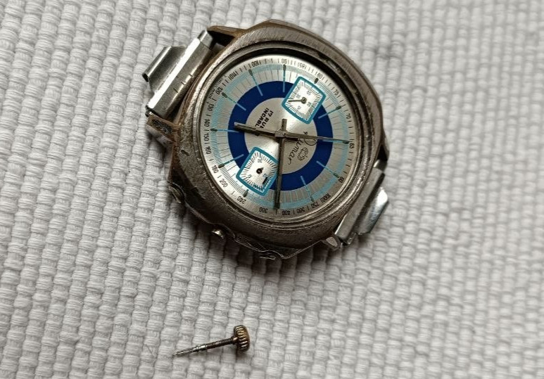 VINTAGE VALJOUX 7733 MANUAL WIND CHRONOGRAPH SWISS WATCH FOR REPAIR OR PARTS