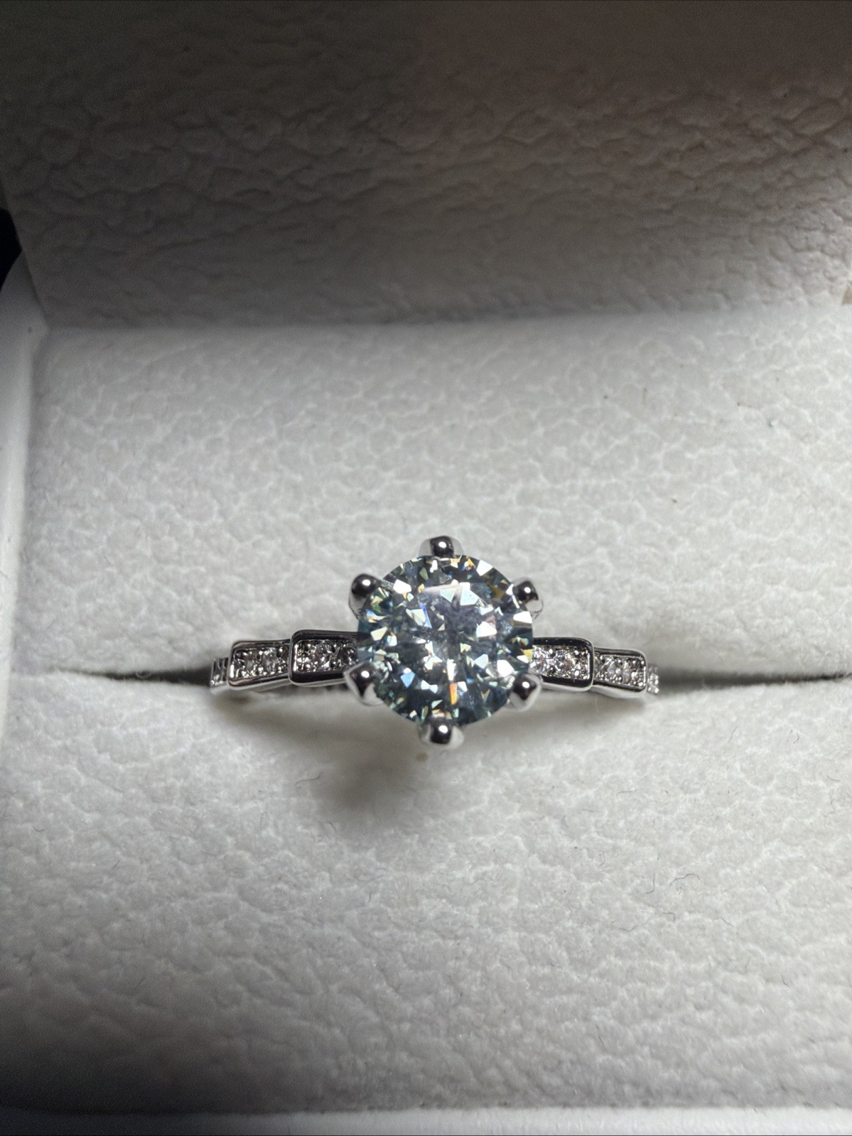 moissanite ring size 9 with papers! Fast Shipping!!