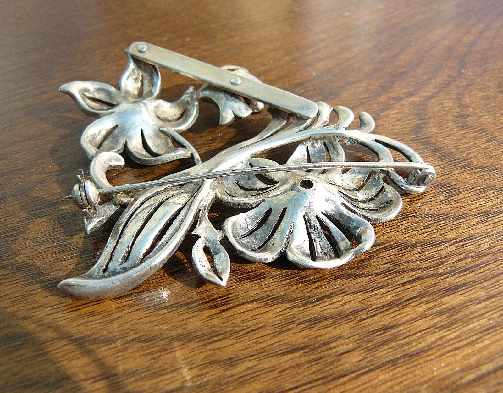 Antique sterling silver marcasite floral brooch garnet centre Art Nouveau 24g