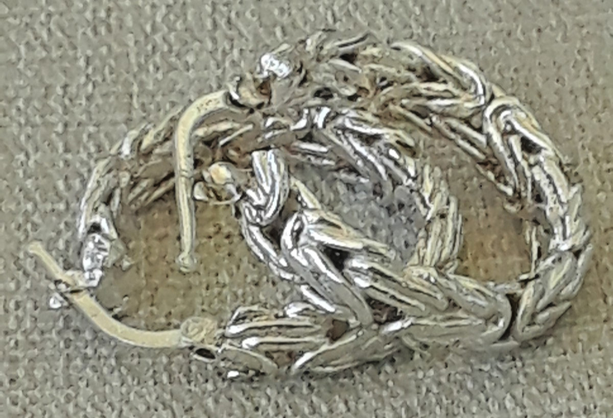 Vintage Milor Italy 925 Sterling Silver Byzantine Click-Top Hoop Earrings 7/8″