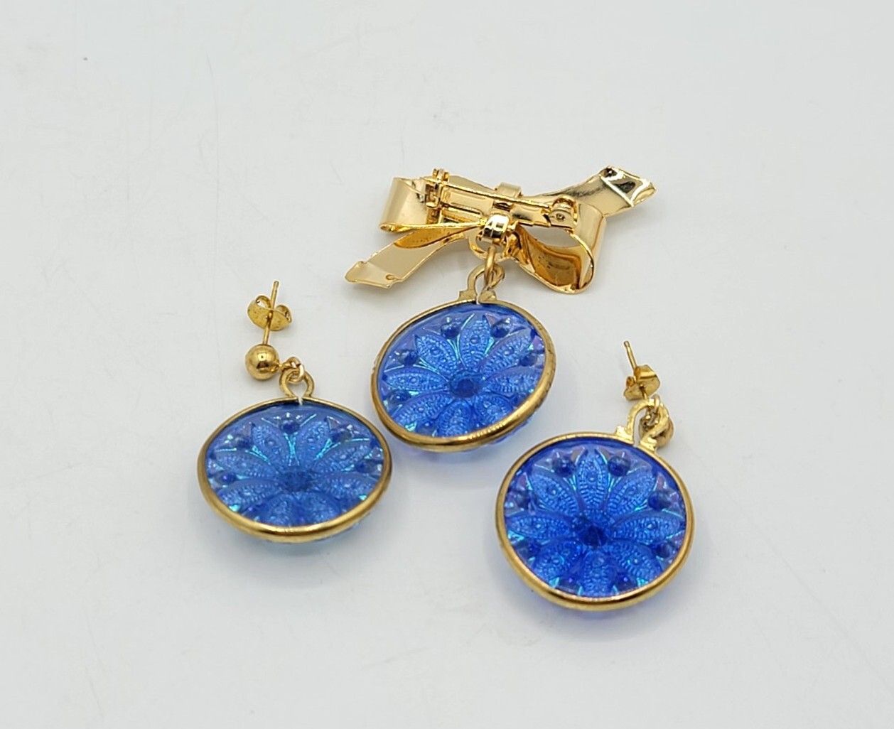 Vtg Set HILLCRAFT Brooch Earrings Dangle Post Molded Blue Glass Flower Jewelry