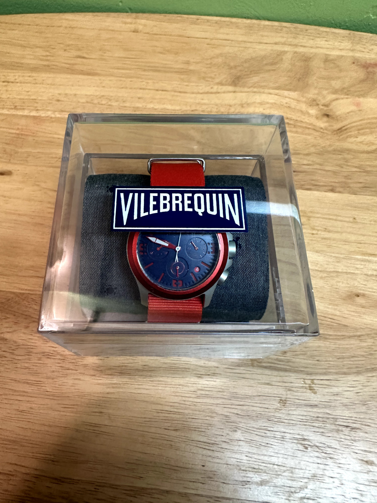 NWT Vilebrequin LIMITED EDITION Chronograph Watch In Box – New Battery – RED