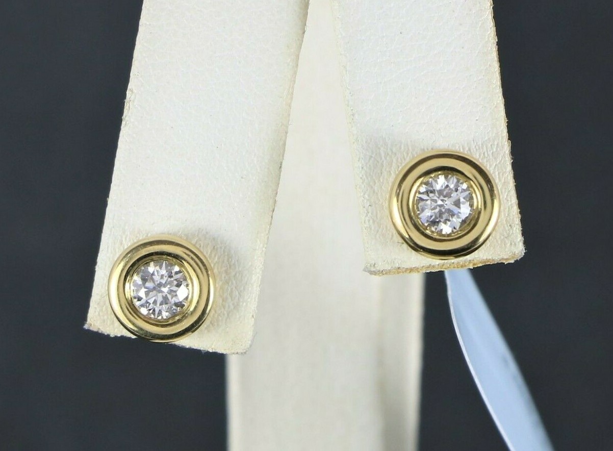 $3,100 Scott Kay 18K Yellow Gold 0.50ct Bezel Set Round Diamond Stud Earrings