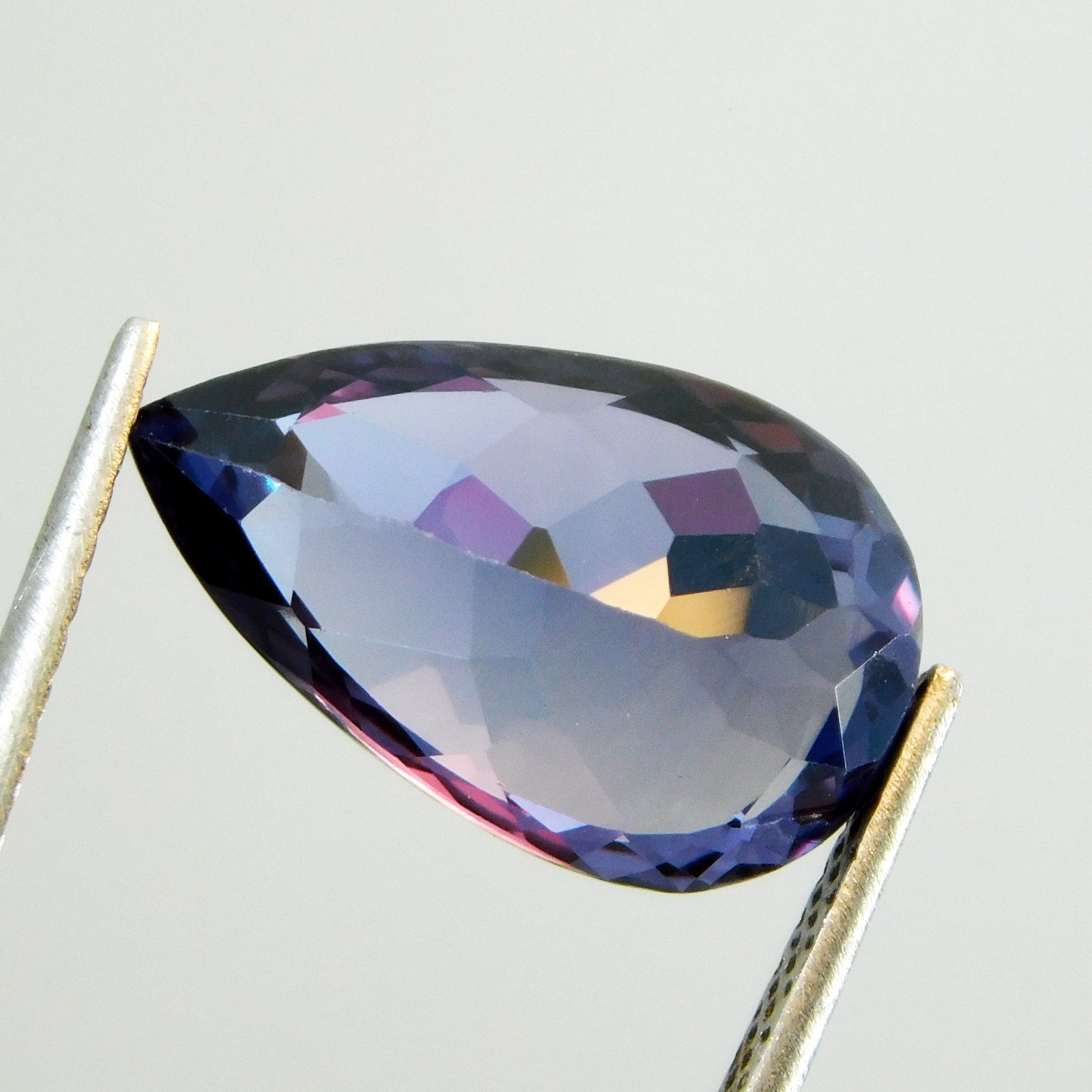 Certified 6.45 Cts Natural Color Change Alexandrite Gemstone From Tanzania