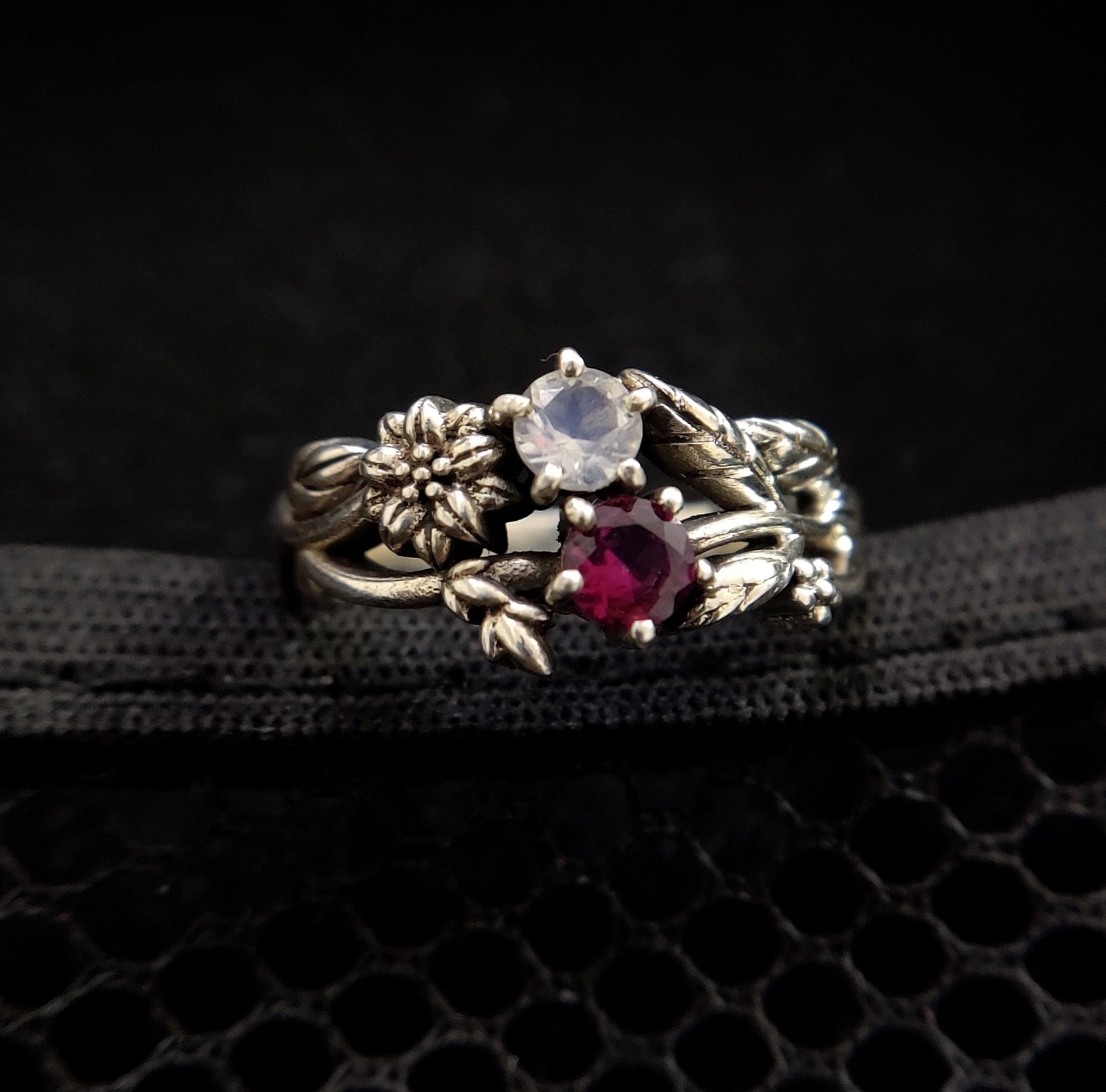 Nature Garnet Rainbow Moonstone 925 Silver Leaf Vine Floral Ring Wedding Band