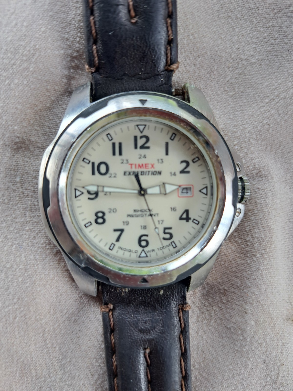 Timex Expedition Men’s Quartz Analog Watch White Dial Date 100m 38mm Leather