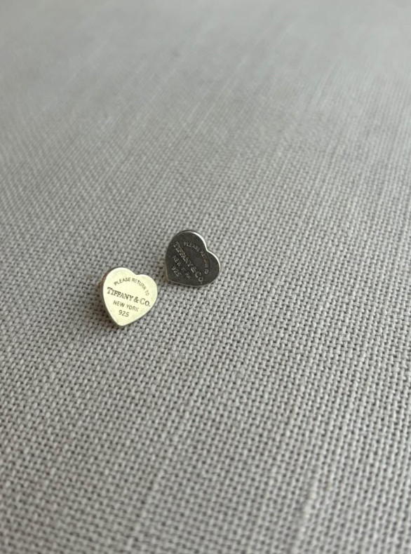 Tiffany & Co. Return to Tiffany Heart Tag Stud Earrings 925 Sterling Silver