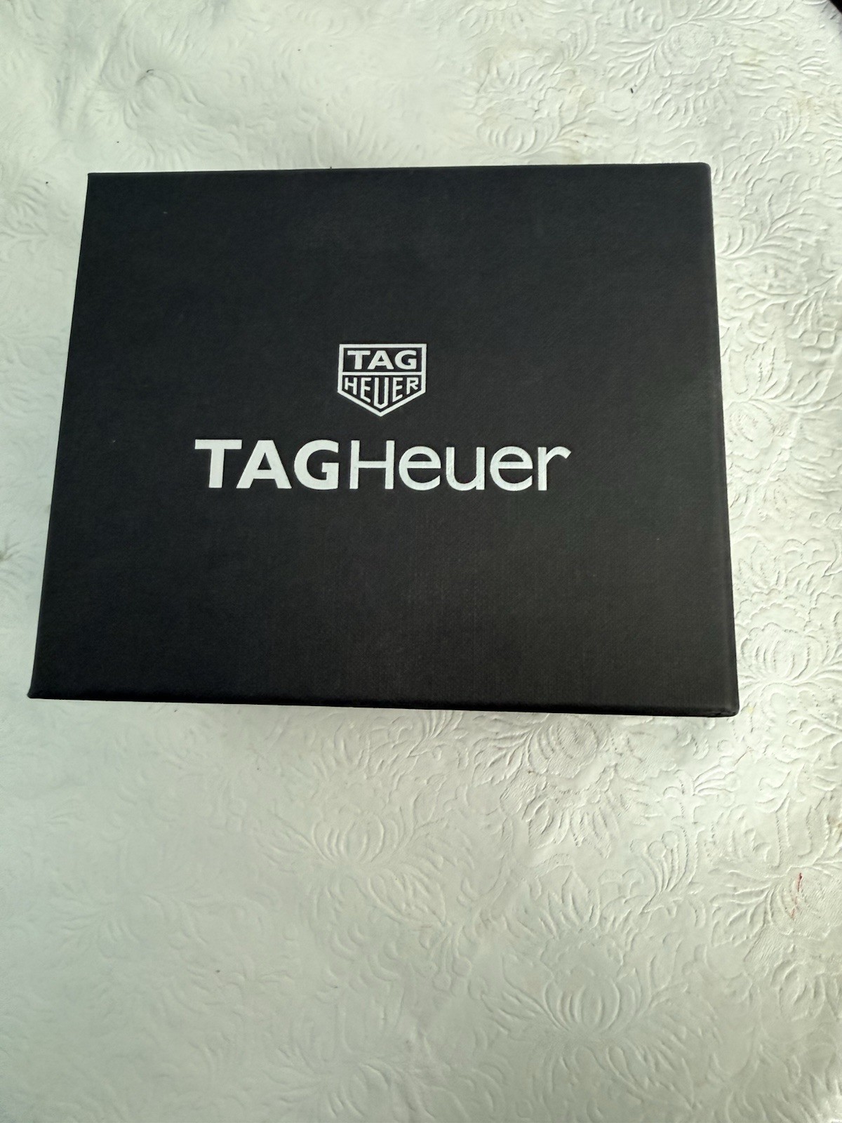 TAG Heuer 2000 Quartz 200m White Dial Date Steel Diver Watch w/ Box