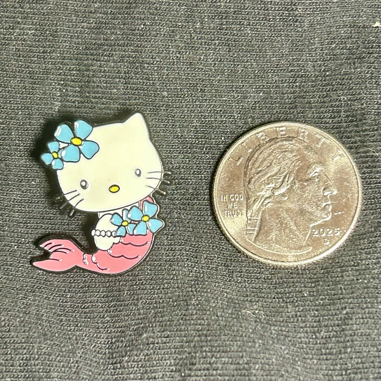 Hello Kitty Mermaid W/ Pink Tail, Blue Flower Top & Pearl Bracelet, Metal, Pin.