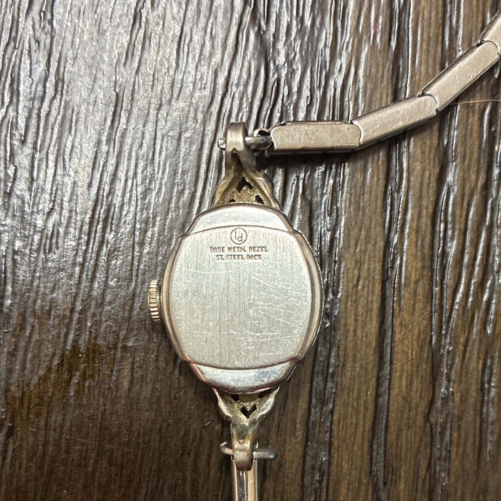 Helbros Vintage Women’s Manual Wind 17J Square Silver Bracelet Wristwatch