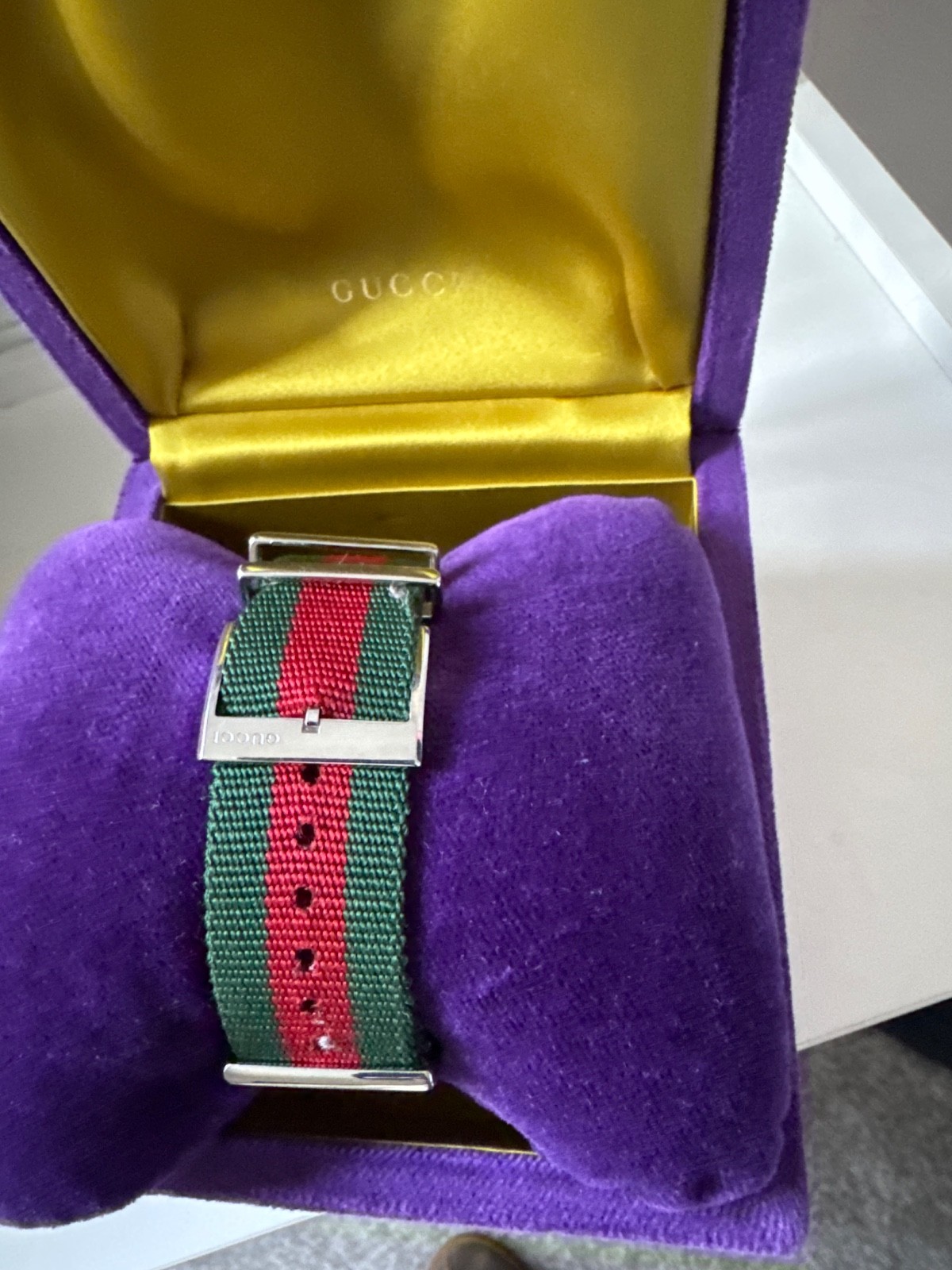 Gucci Dive YA136206 Men’s Watch – Red/Green