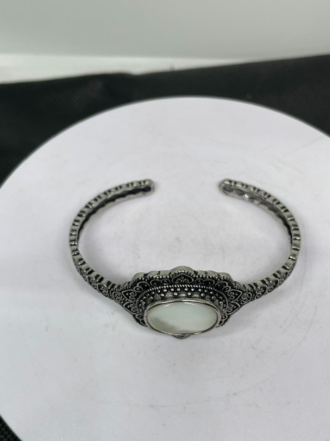 White Shell Pearl Bangle Bracelet – Crystal