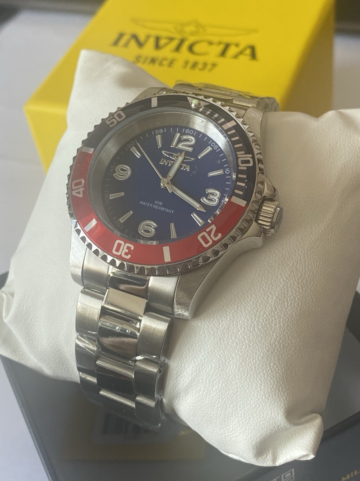 Brand New Invicta Specialty Rowan Men’s 40mm Quartz Watch 69482 Red & Pepsi Blue