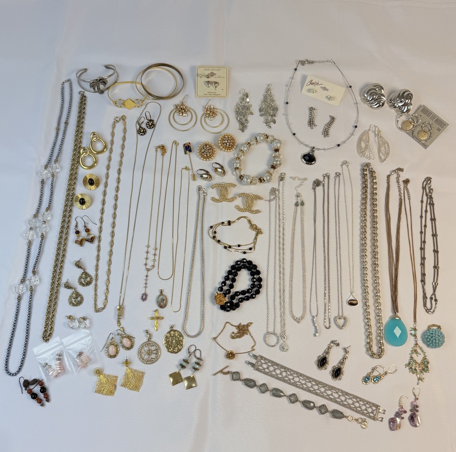 50 Pcs Jewelry Lot Silver Gold Necklace Bracelet Earring Gem Stones Mixed Vintag