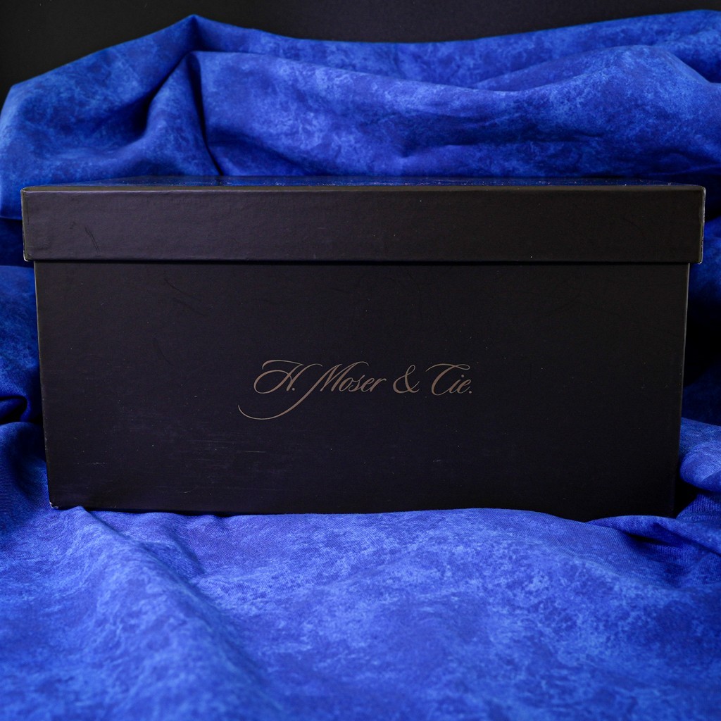 H. Moser & Cie. Heritage Centre Seconds Funky Blue FULL SET 42mm REF 8200-1201