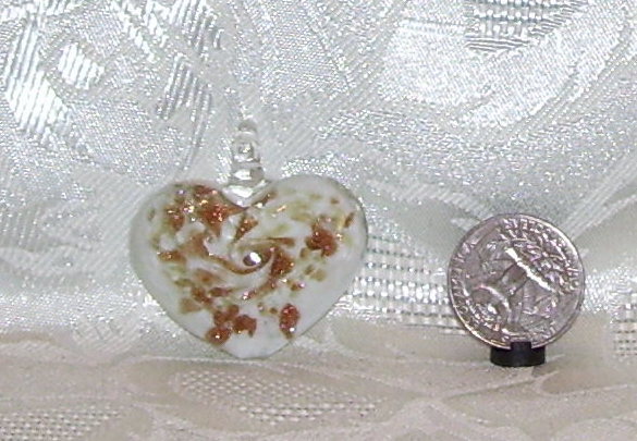 WHITE & GOLD SAND GLASS BEAD HEART NECKLACE PENDANT NEW