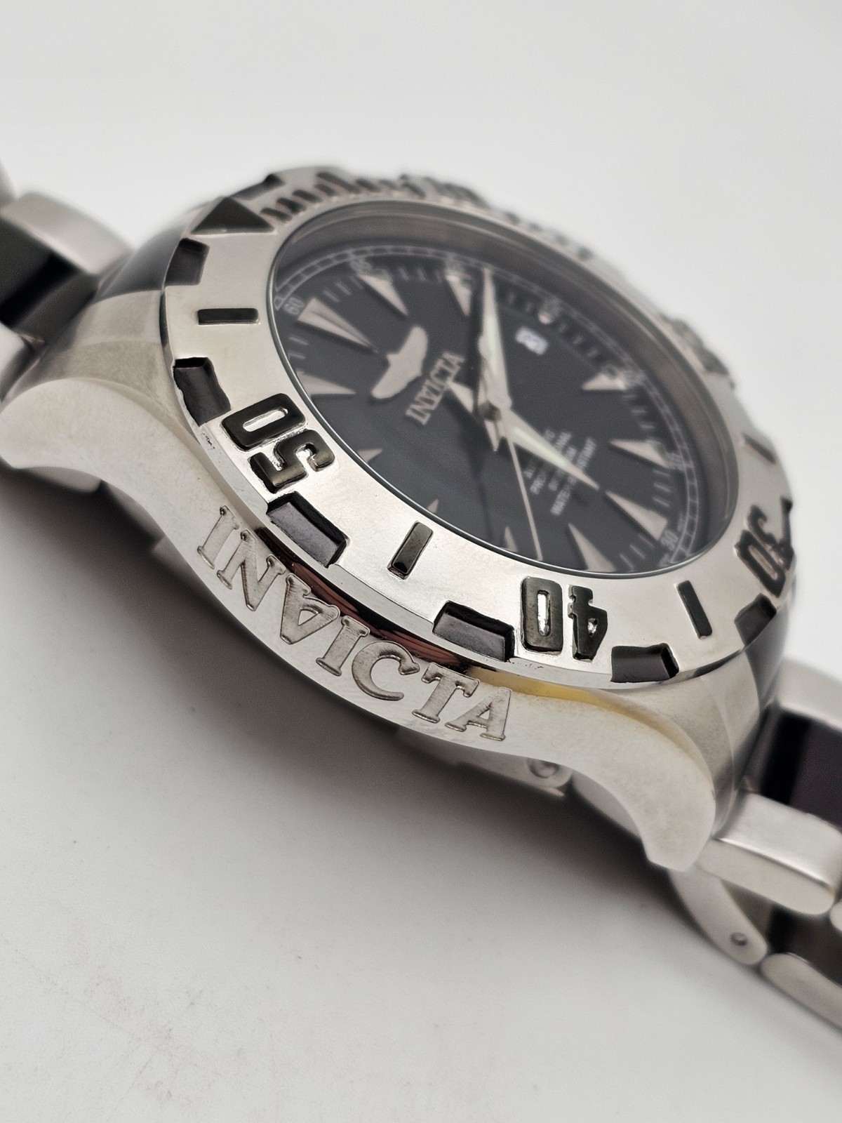Neo-Vintage Invicta “OCEAN GHOST” Men Automatic Date Watch Black Dial Twotone