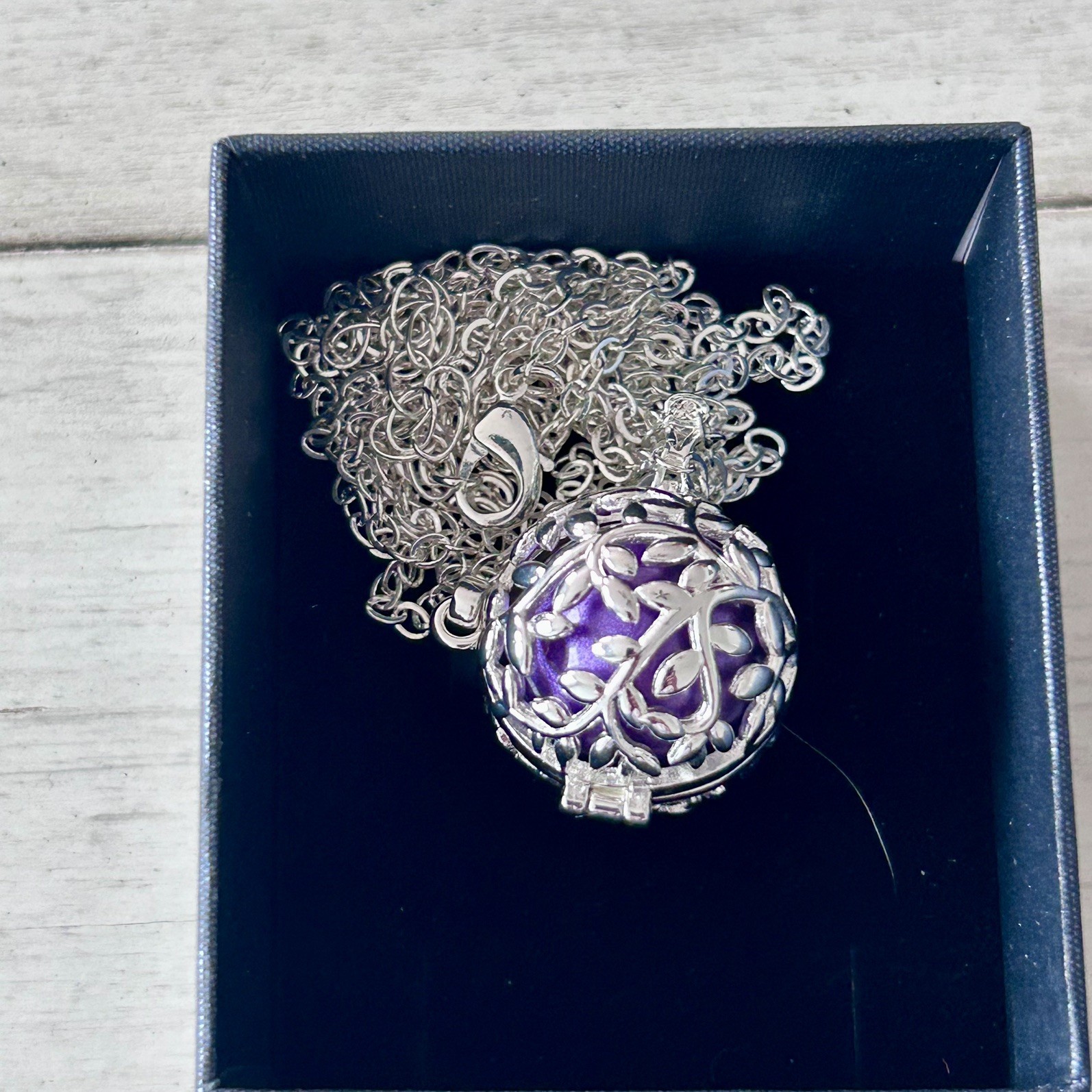AEONSLOVE Costume Jewelry Ball Pendant and Necklace – New in Box, Without Tags