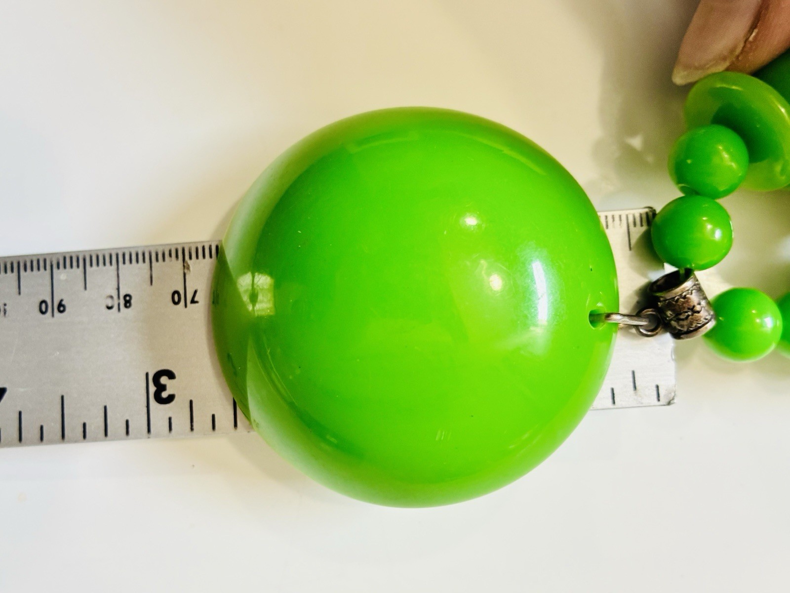 Green Plastic Beaded Statement Necklace, Round Pendant, Adjustable, No Stone