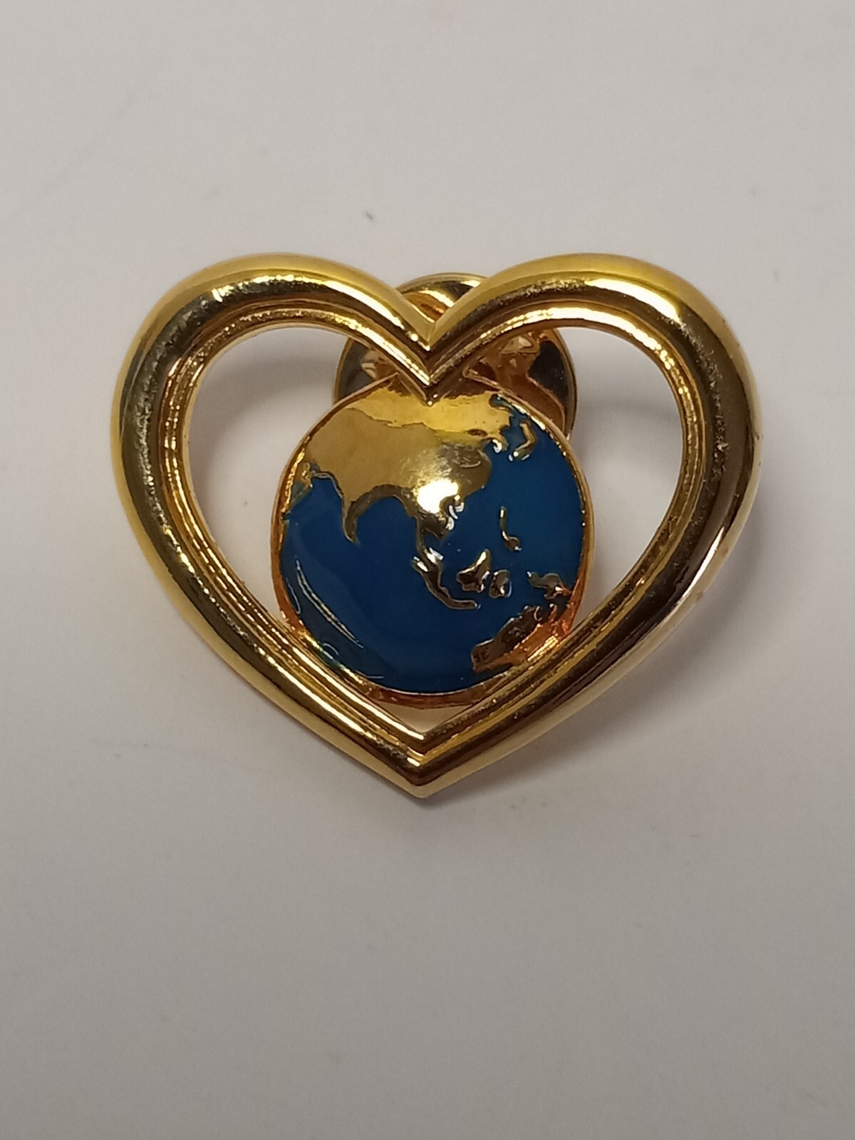 Avon Heart of Asia Pin Jewelry Brooche Gold Toned Metal