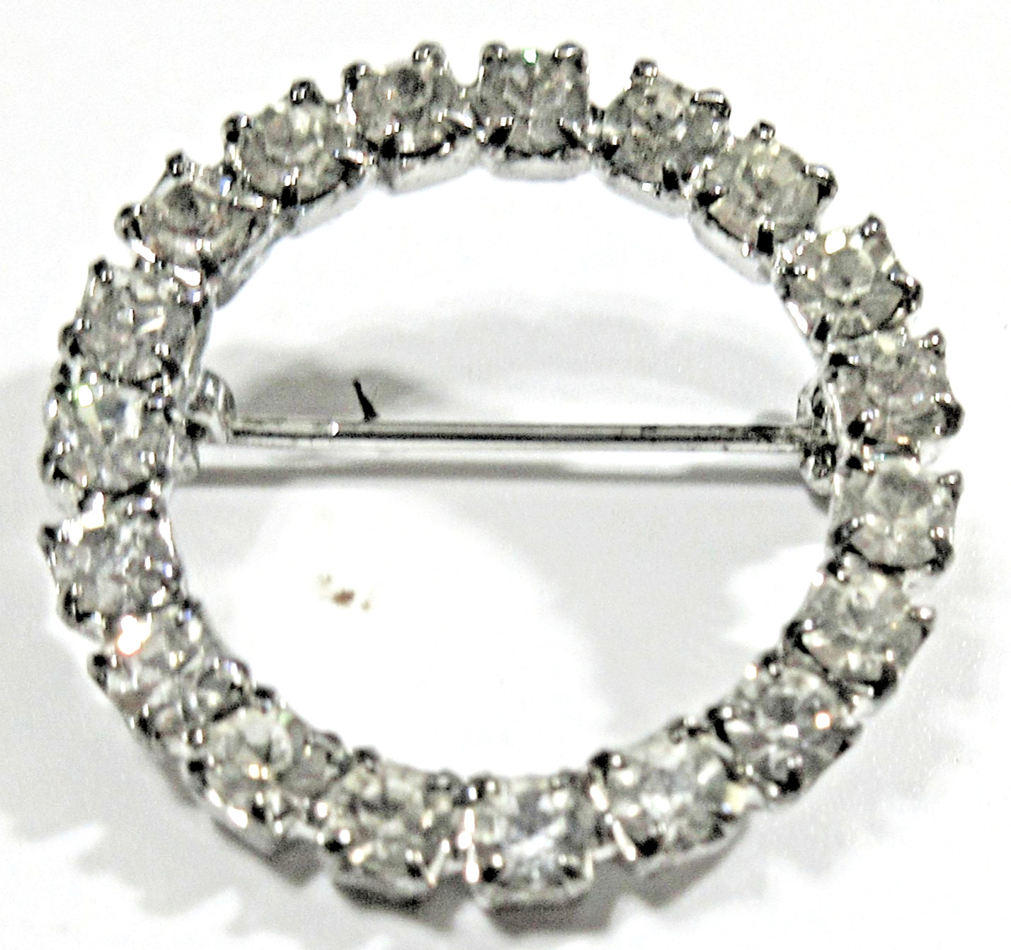 VTG 1″ OPEN WORK geometric Circle Wreath clear RHINESTONE Brooch Pin silver tone