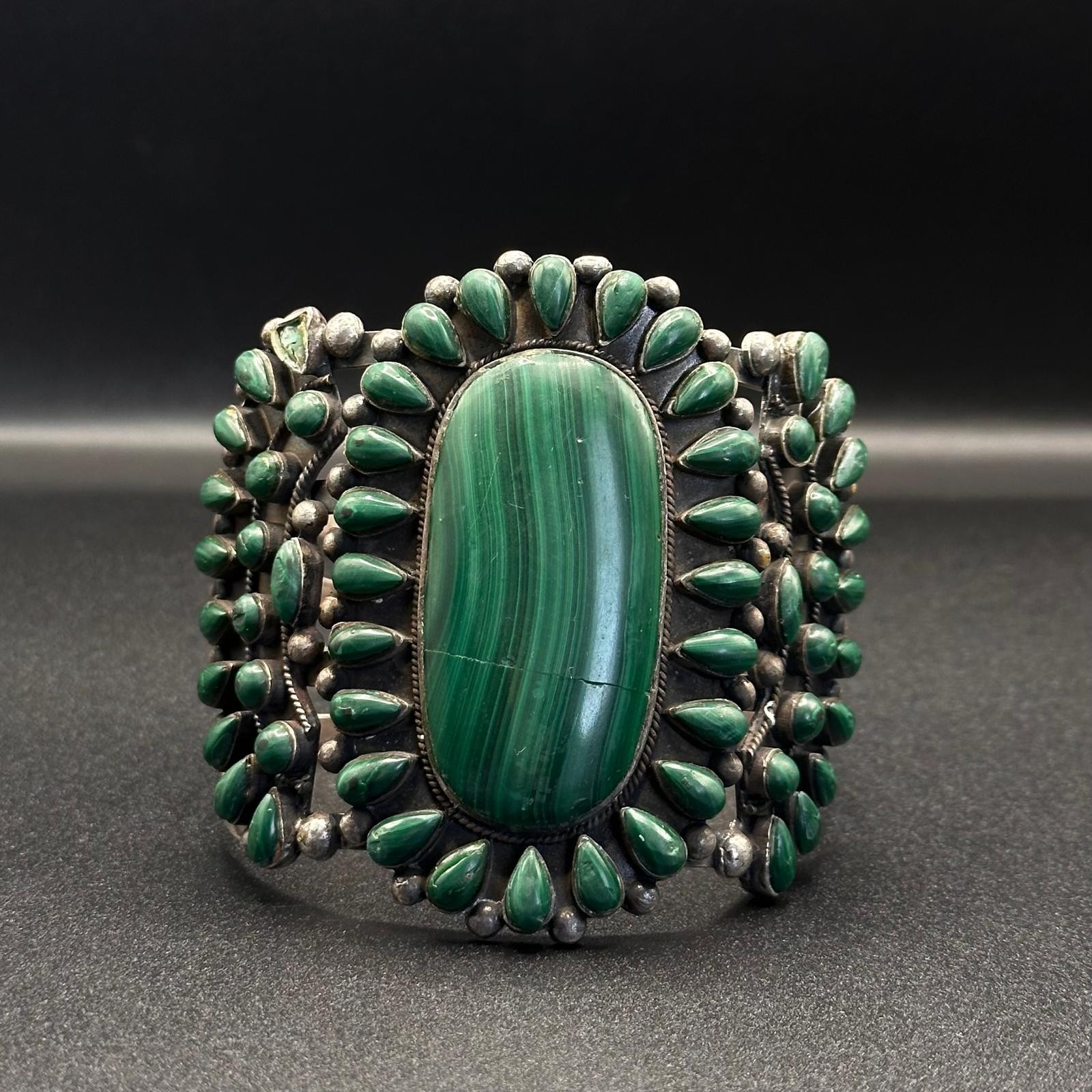 A Large Native American Navajo Silver & Malachite Cluster Cuff Bracelet , 114 g