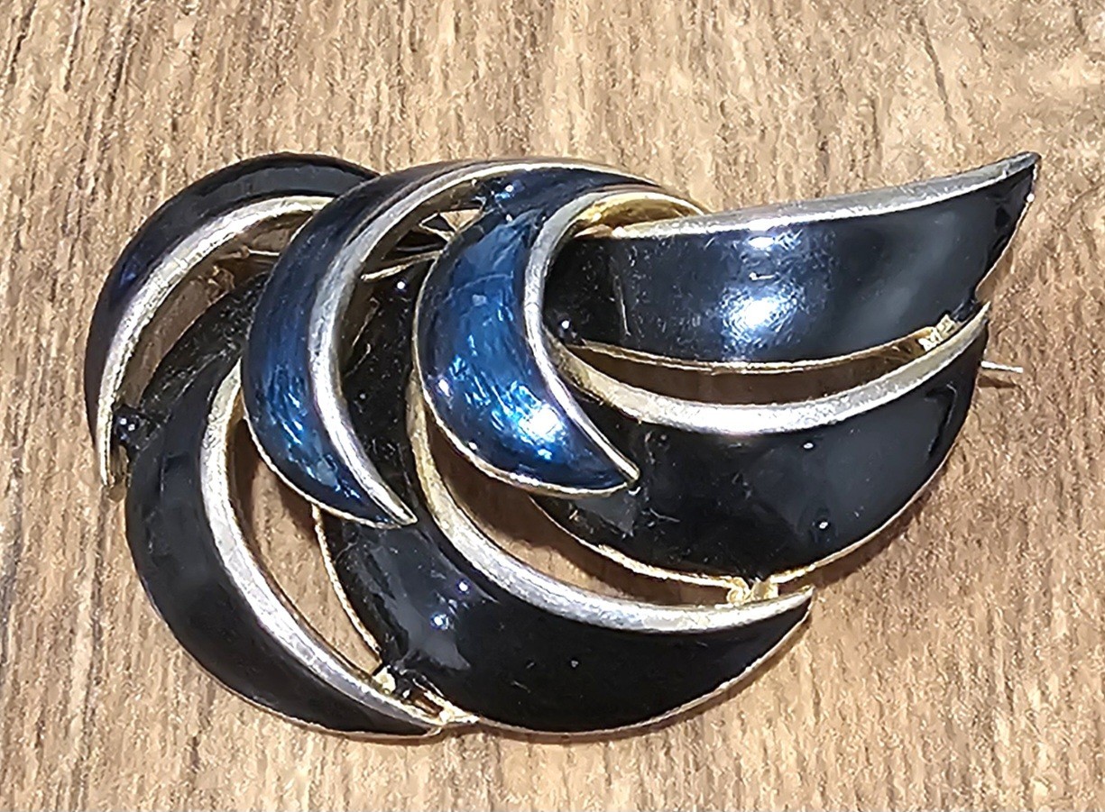 GIVENCHY Brooch Pin Black Green Enamel Gold Tone Vintage 2 1/2 inches