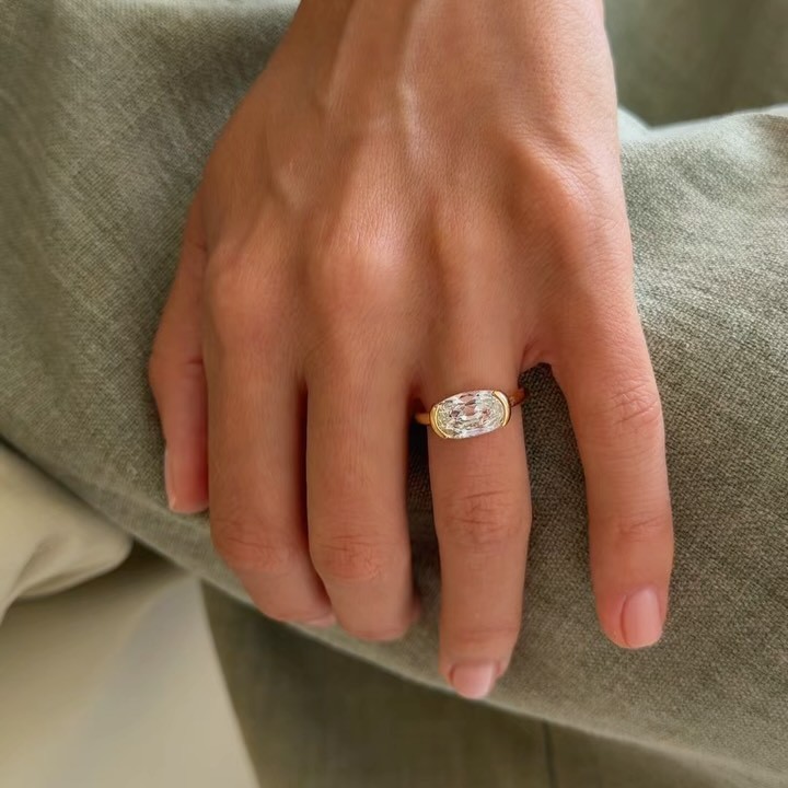 2.00 Ct Elegant Oval Cut Lab Grown Diamond E/VS1 Ring in Solid 14K Yellow Gold