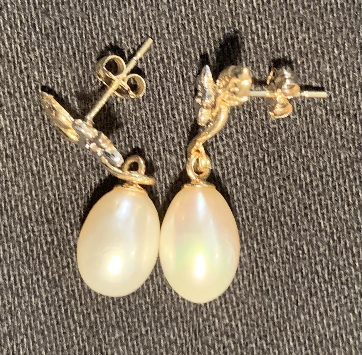 Vintage 14K Yellow And White Gold Round White JCM Pearl Dangle Earrings