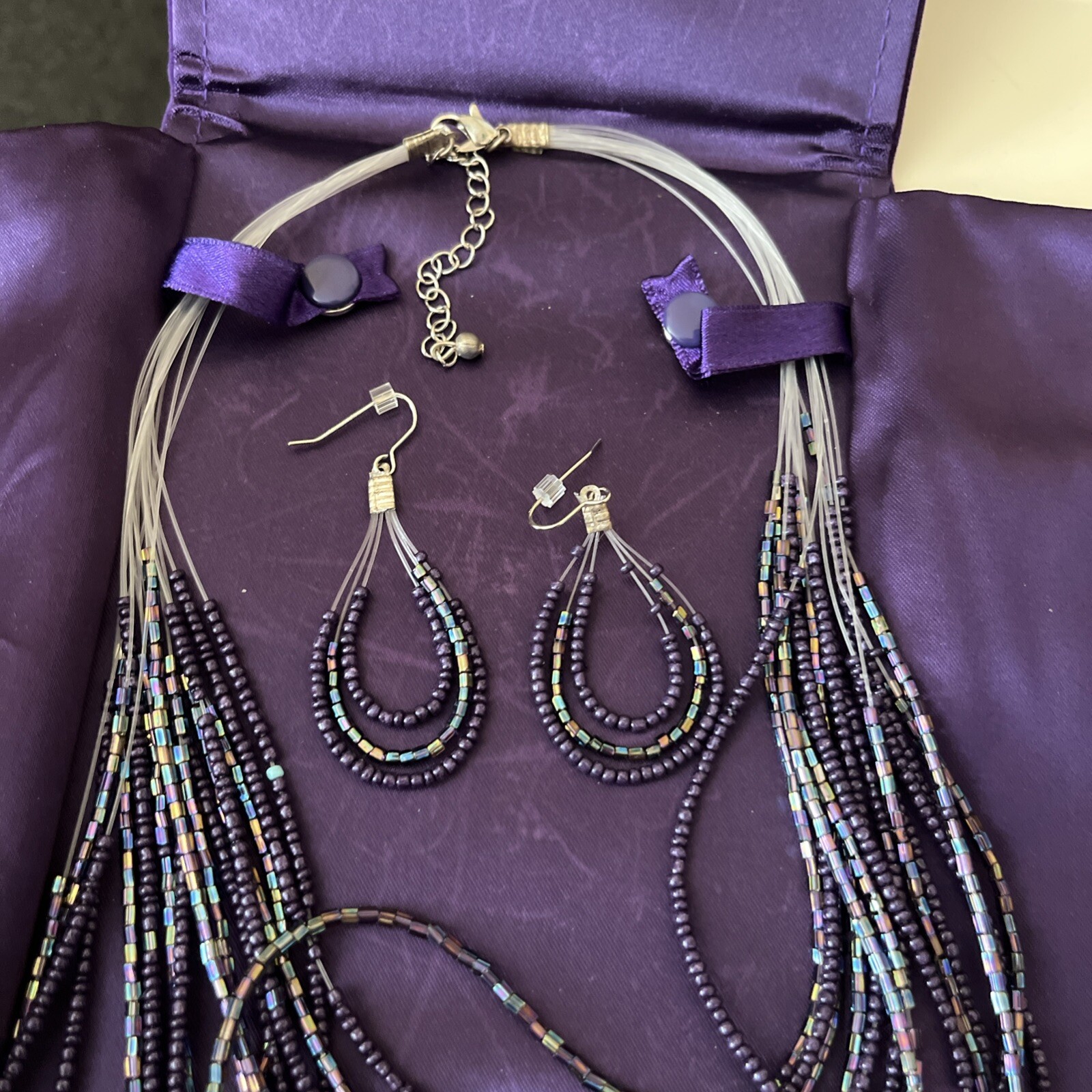 New Set Beautiful Iridescent Blue/Purple Glass Bead Earrings & Necklace