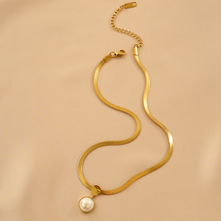 Woman 18k Gold Plated Stainless Steel Round Pearl Charm Flat Snake Chain