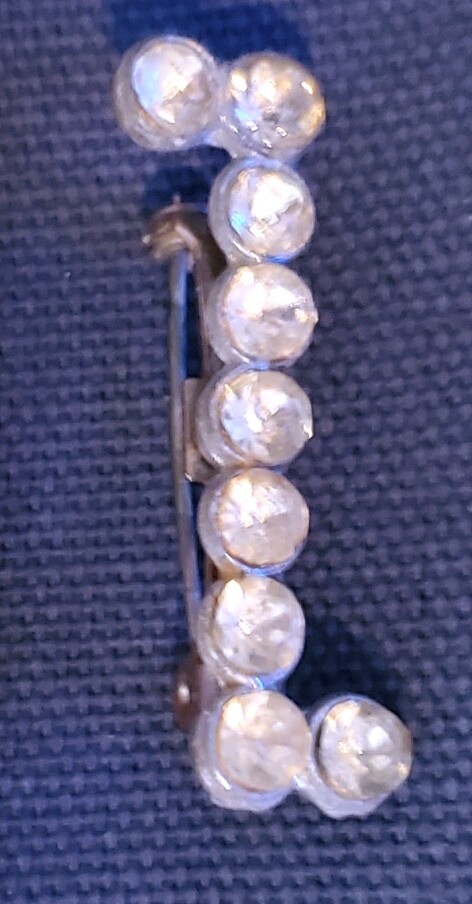 Unusual Vintage 1″ Bar Brooch Pin with Faux Jewels