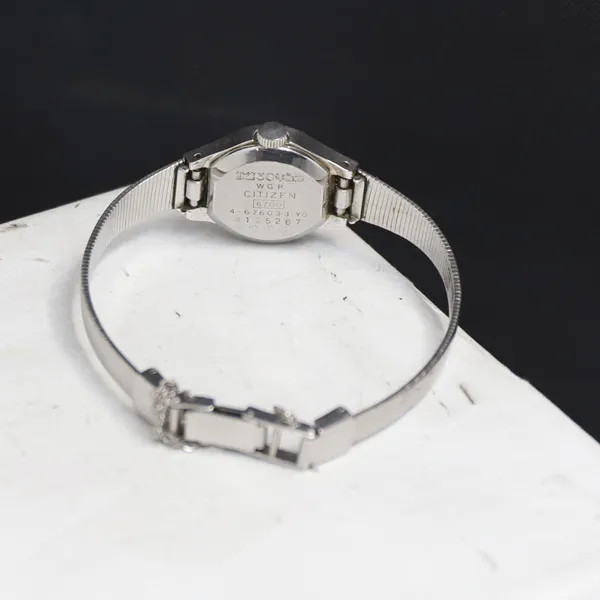 Working, manual-winding Citizen watch, excellent condition, 4-676033, silver dia