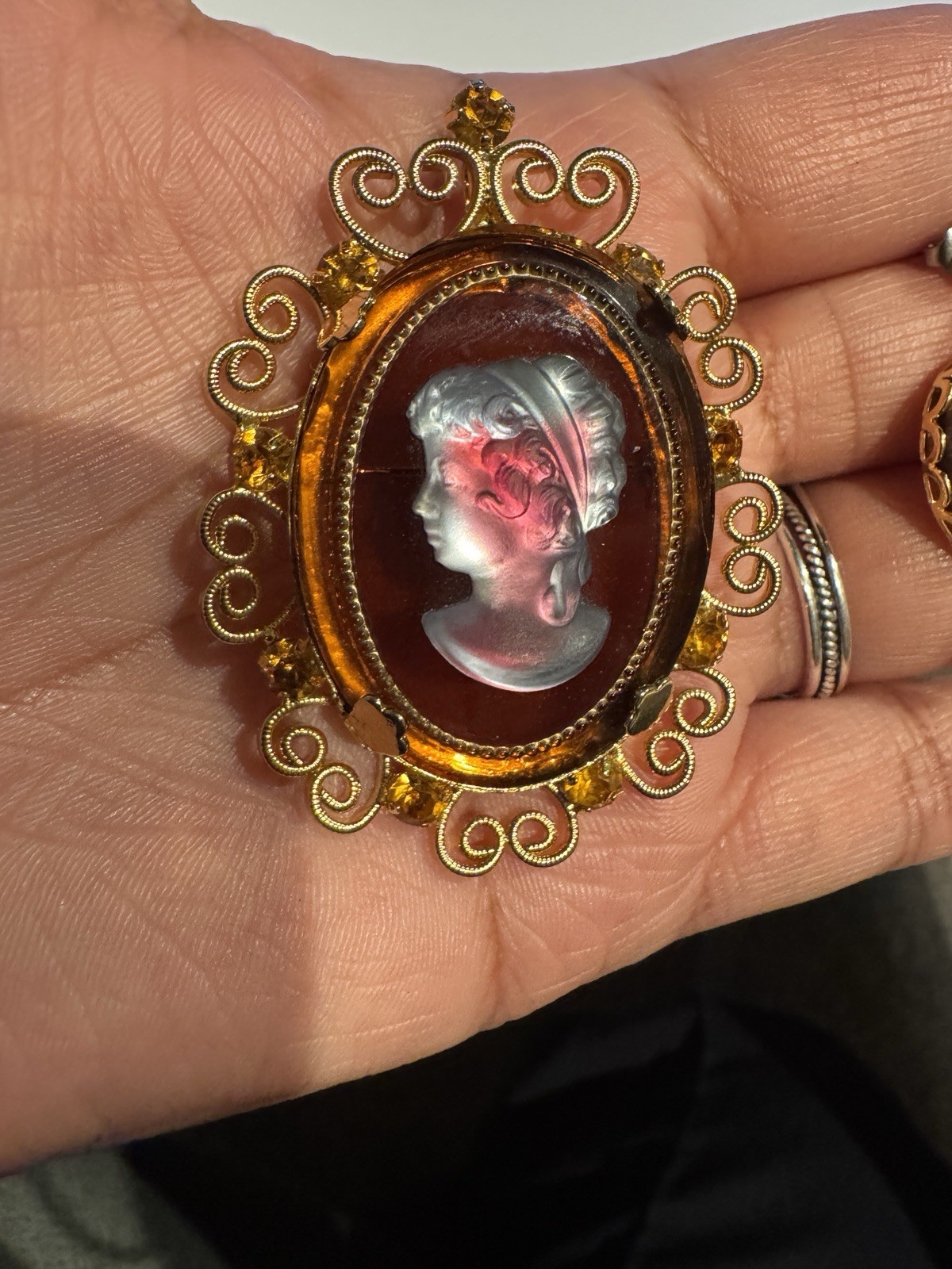 Confirmed Vintage JULIANA Cameo For CELEBRITY NY Brooch / Pendent & Earings Set