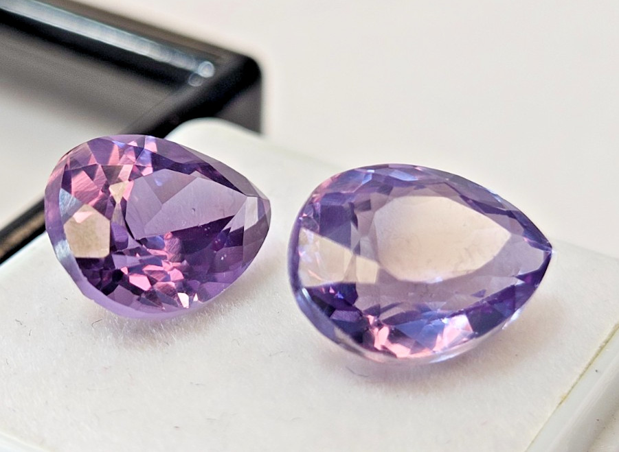 Pear Cut Alexandrite 23-24 Ct Colour Change EGL CERTIFIED Pair Gemstone FR-166
